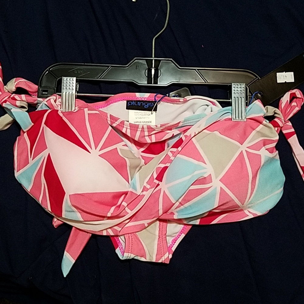 Bikini - Picture 2 of 2